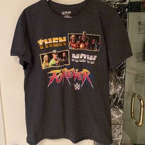 Mens Large WWE graphic T
